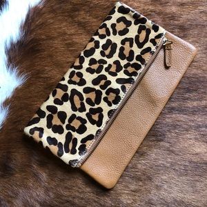 Leopard clutch